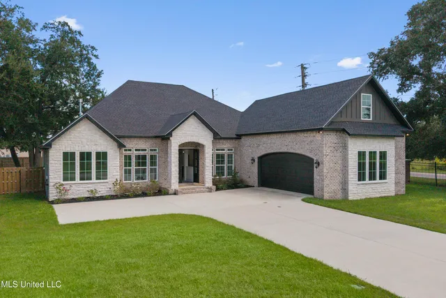 $689,988 | 500 Oak Haven Drive, Long Beach, MS 39560
