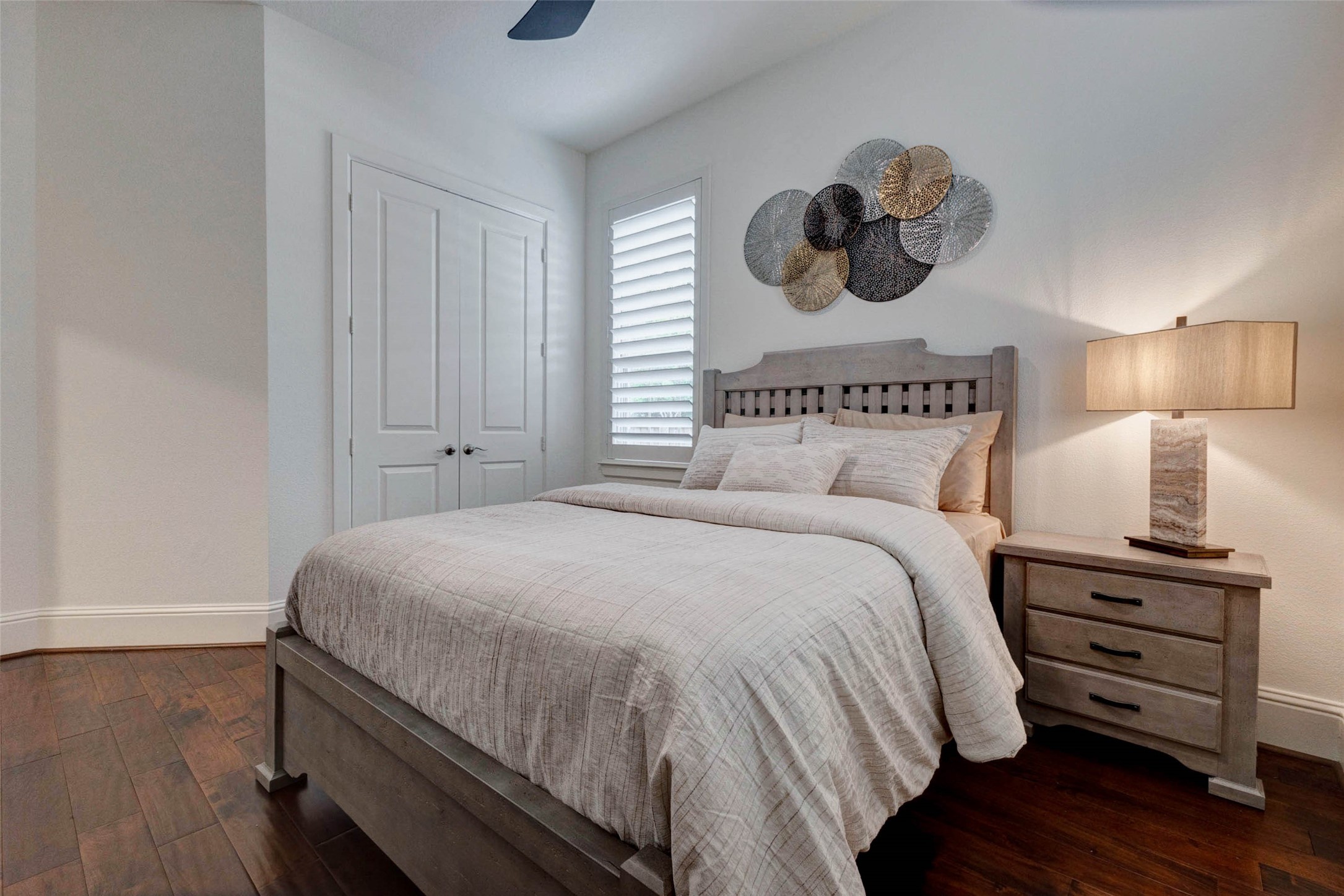 27602 Guthrie Ridge Lane Katy, TX 77494 - Photo 26 of 50 Bright and inviting, the first-floor secondary bedroom#1 offers a convenient layout with soft neutral finishes, creating a comfortable and flexible space for guests.
