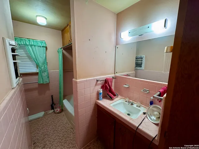 a bath room with a sink