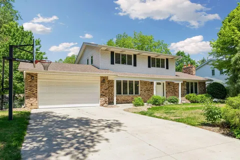 $850,000 | 6016 Eden Prairie Road, Edina, MN 55436