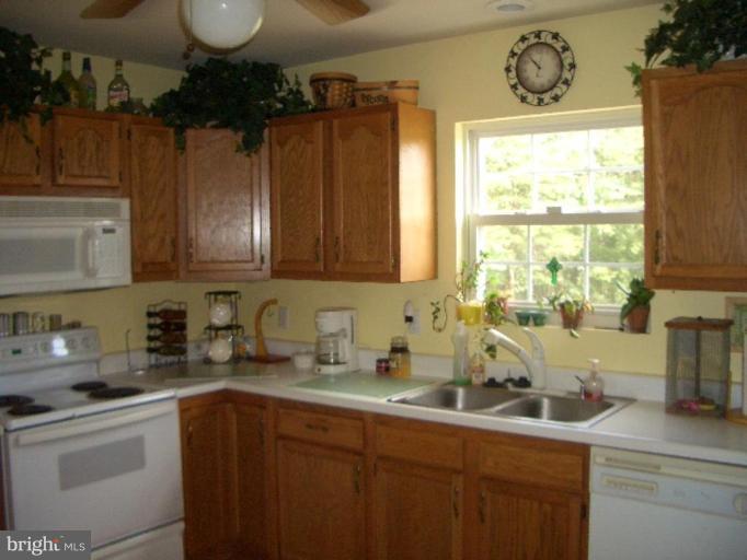 1698 Tisdale Road Louisa, VA 23093 - Photo 4 of 26 Kitchen #3