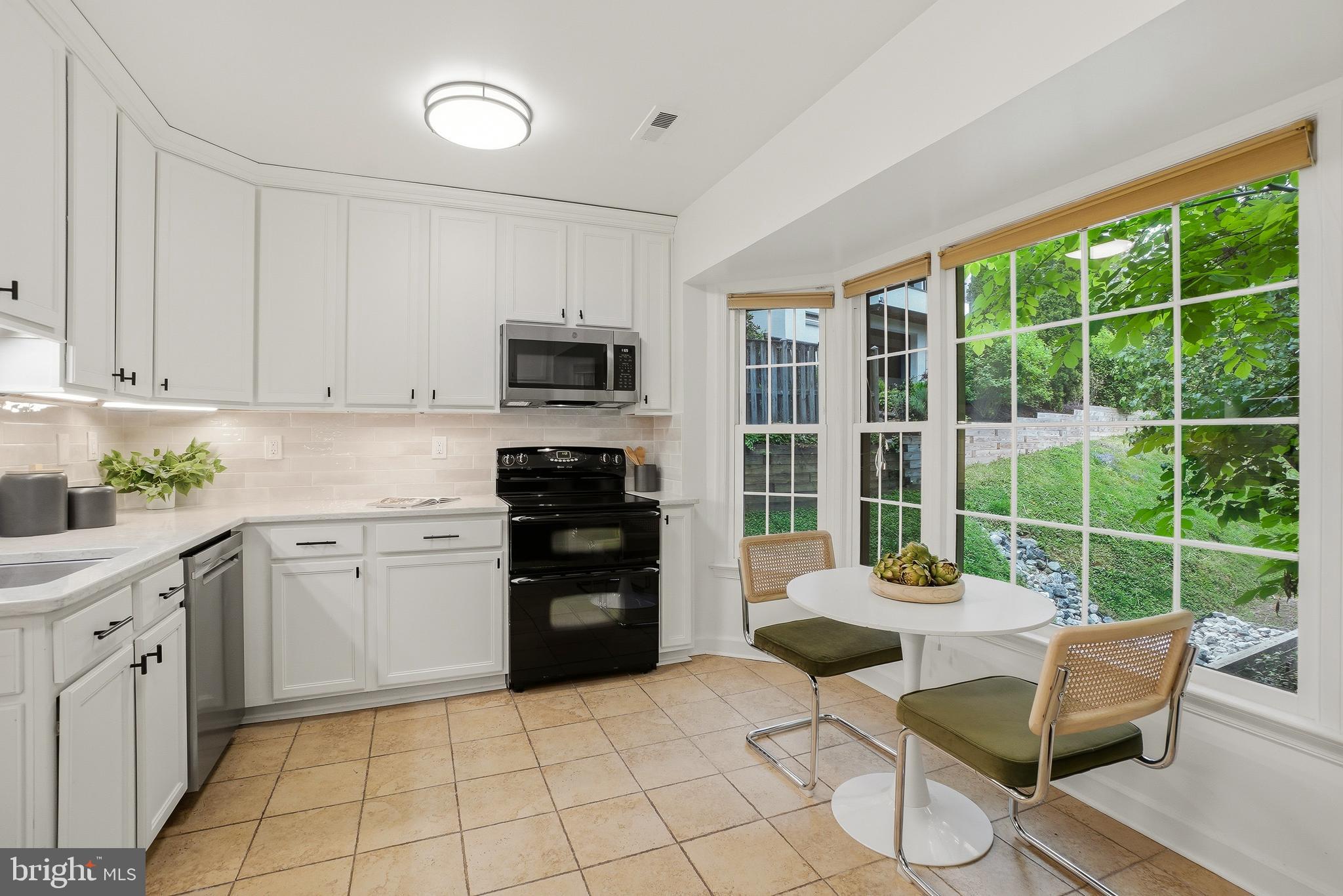 4607 MacArthur Boulevard Northwest, Unit B Washington, DC 20007 - Photo 12 of 31