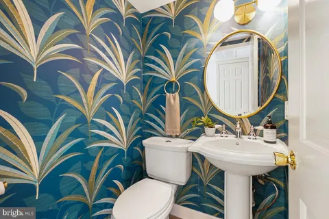 $795,000 | 4607 MacArthur Boulevard Northwest, Unit B, Washington, DC 20007