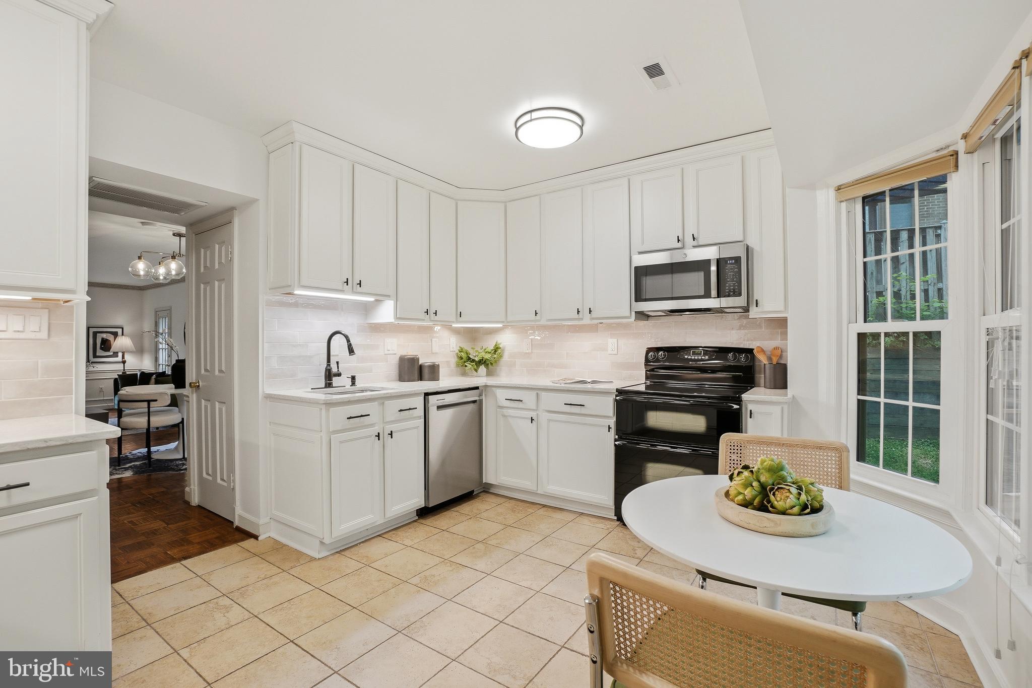 4607 MacArthur Boulevard Northwest, Unit B Washington, DC 20007 - Photo 17 of 31