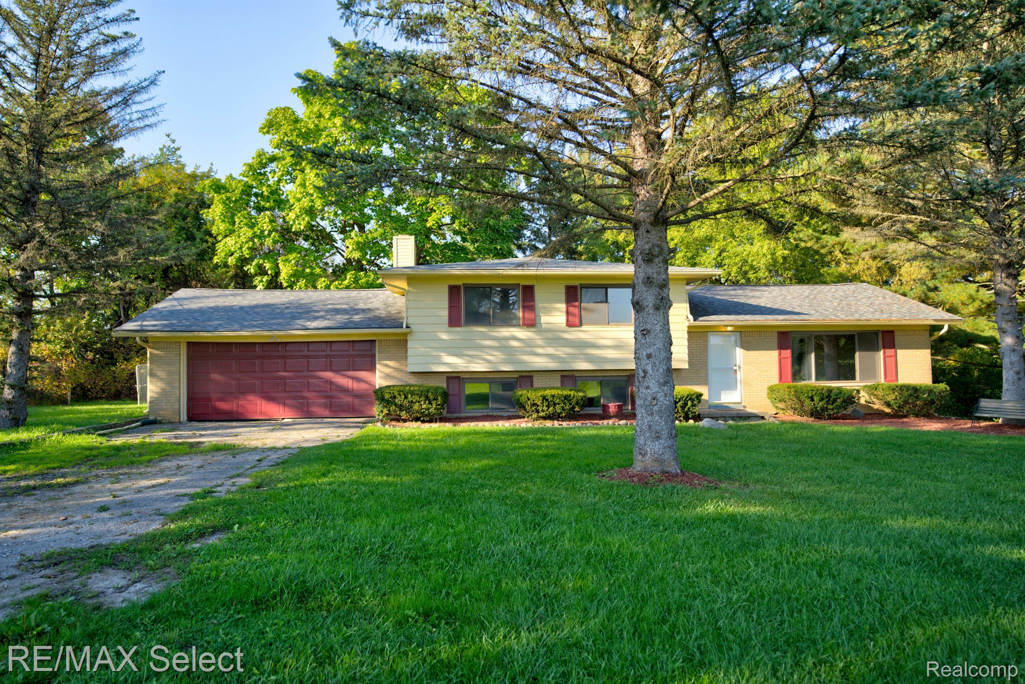 7120 Beecher Road Flushing, MI 48433 - Photo 1 of 27 Gallery Image 1