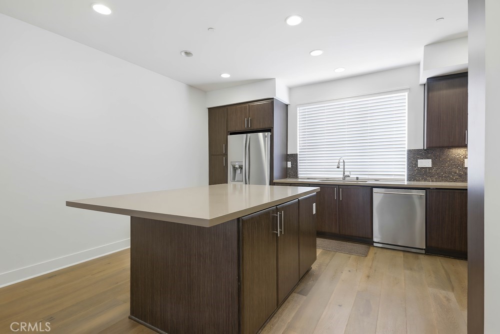 75 Lennox Irvine, CA 92612 - Photo 14 of 73