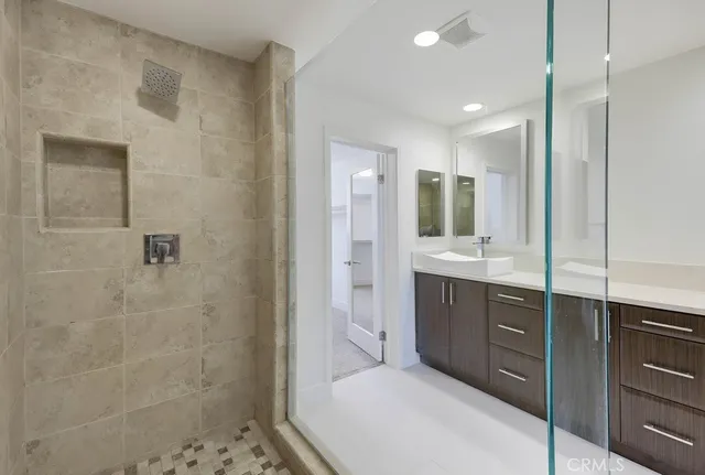 $6,200 | 75 Lennox, Irvine, CA 92612