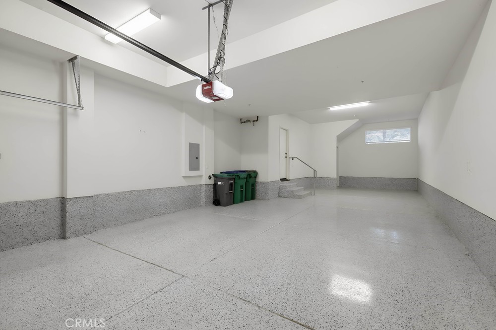 75 Lennox Irvine, CA 92612 - Photo 56 of 71 a view of a livingroom with furniture