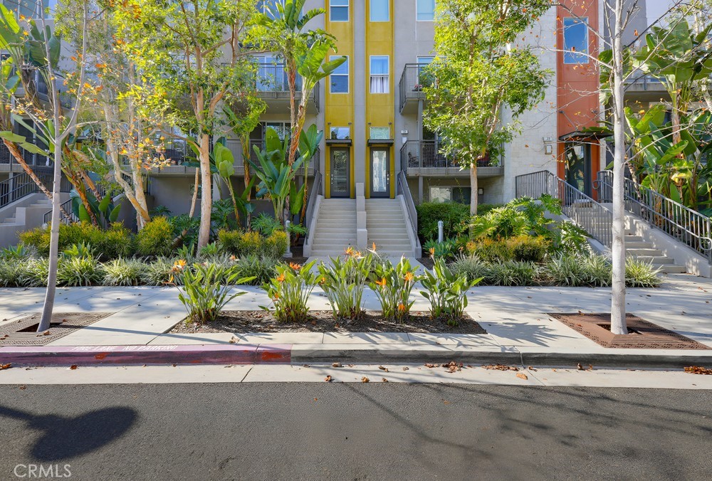 75 Lennox Irvine, CA 92612 - Photo 59 of 71 a view of a garden with potted plants