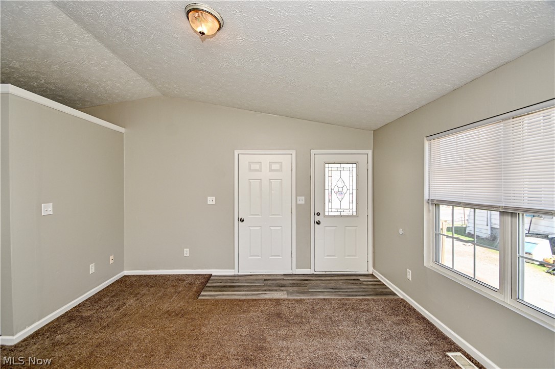 1240 West Waterloo Road Akron, OH 44314 - Photo 4 of 20 Gallery Image 4