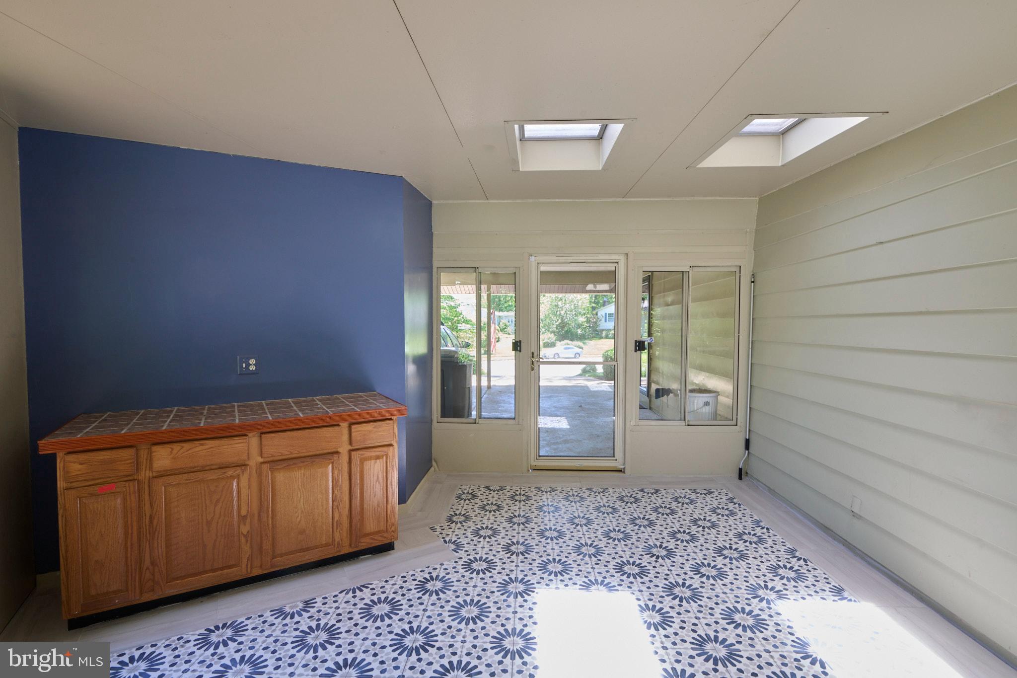 2403 Arrow Park Drive Alexandria, VA 22306 - Photo 20 of 56 Sun Room