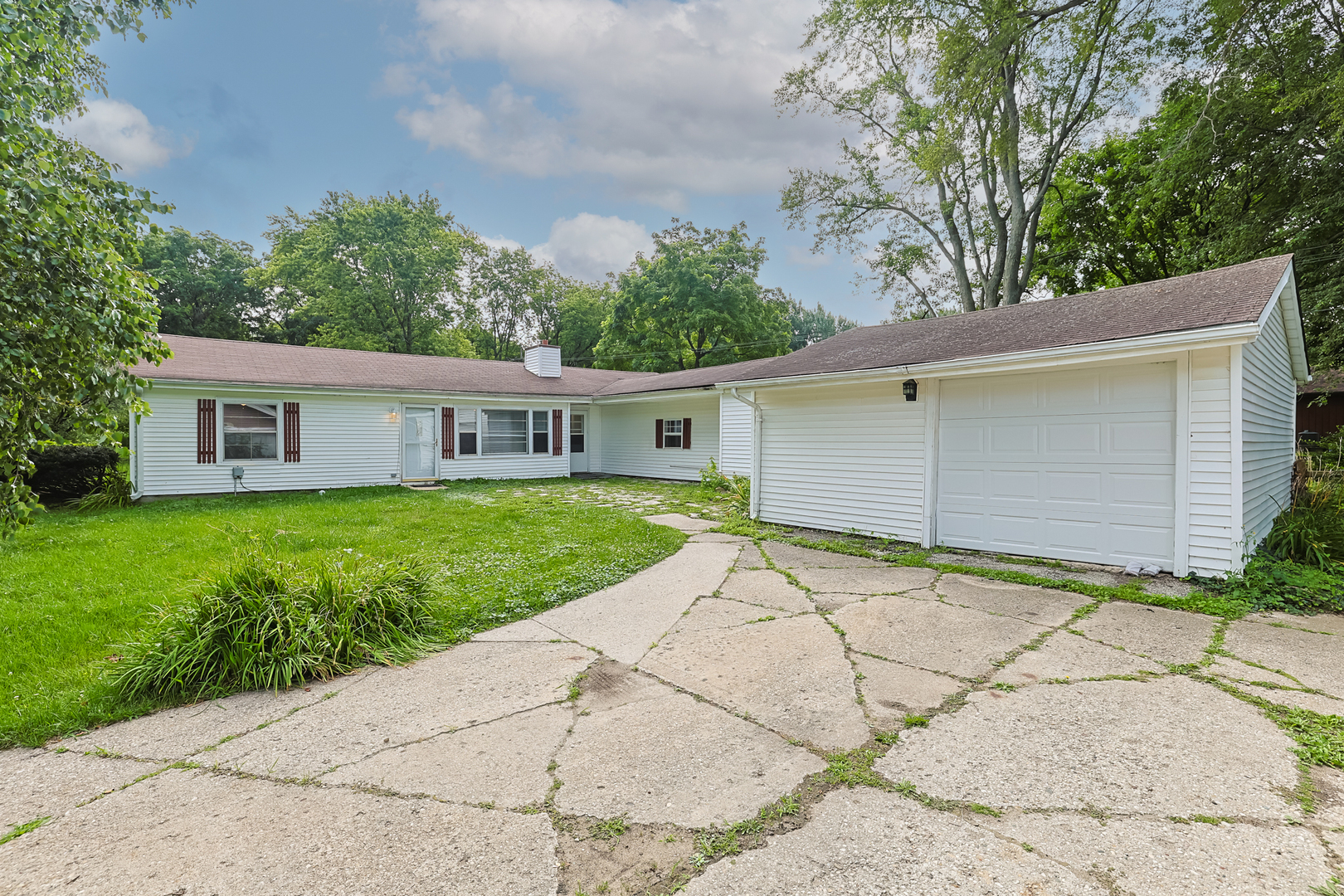 13065 West Blanchard Road Waukegan, IL 60087 - Photo 2 of 35