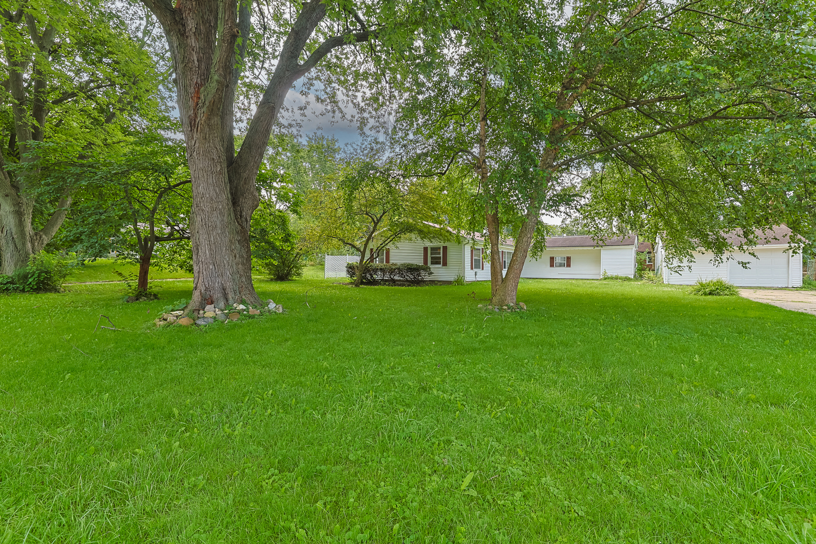 13065 West Blanchard Road Waukegan, IL 60087 - Photo 3 of 35