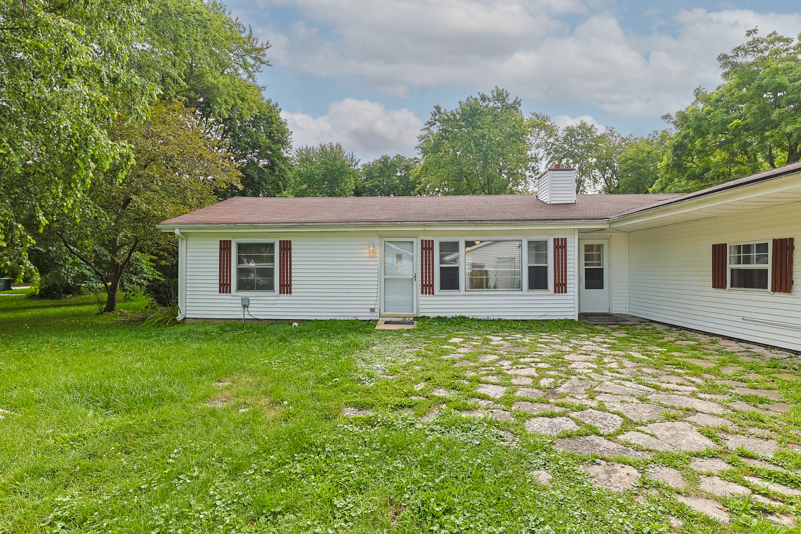 13065 West Blanchard Road Waukegan, IL 60087 - Photo 4 of 35