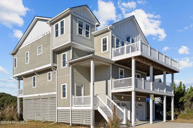 $1,100,000 | 26 Porpoise Place, North Topsail Beach, NC 28460