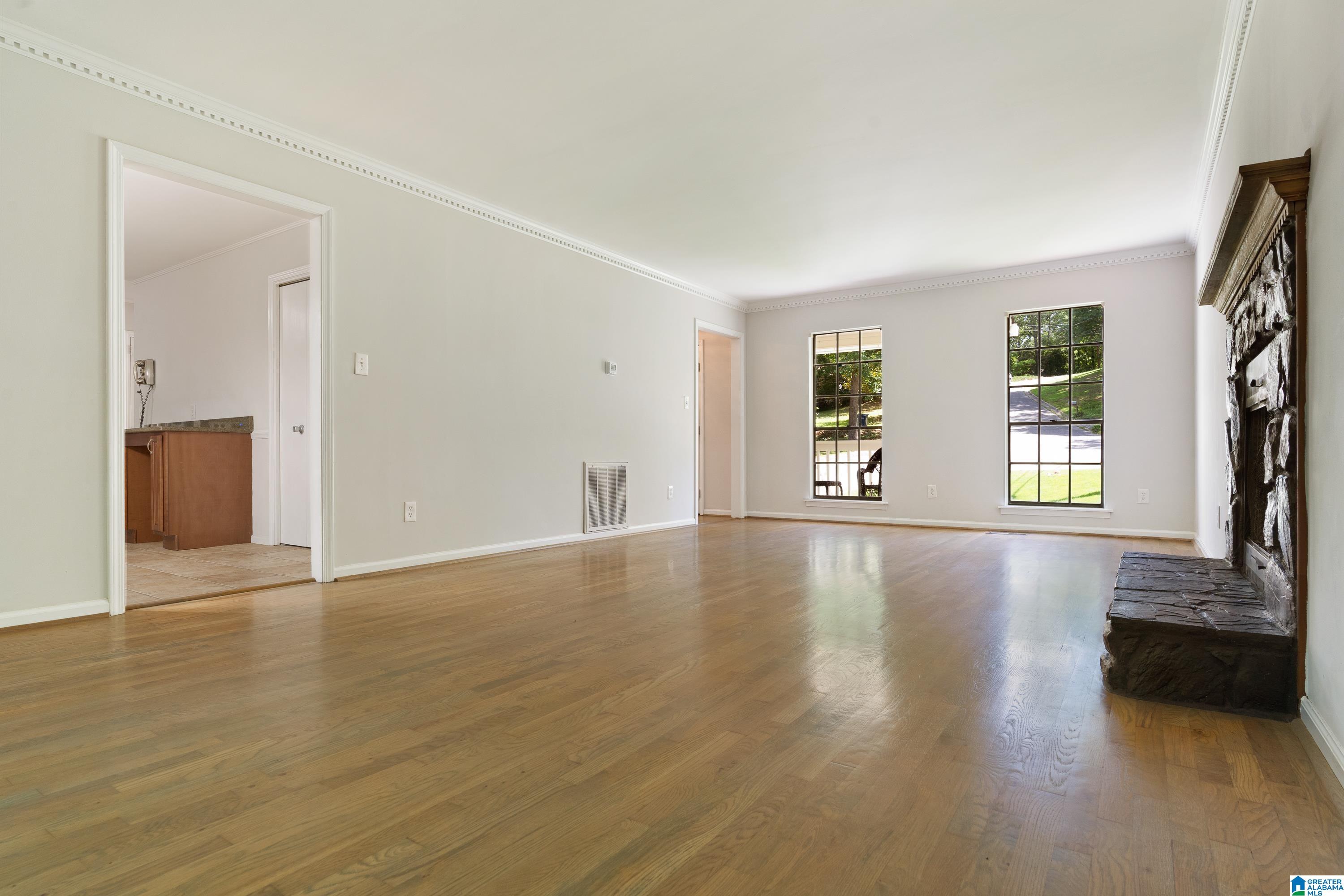 2027 Diane Lane Alabaster, AL 35007 - Photo 12 of 35