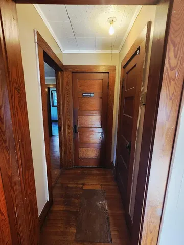a view of livingroom with furniture