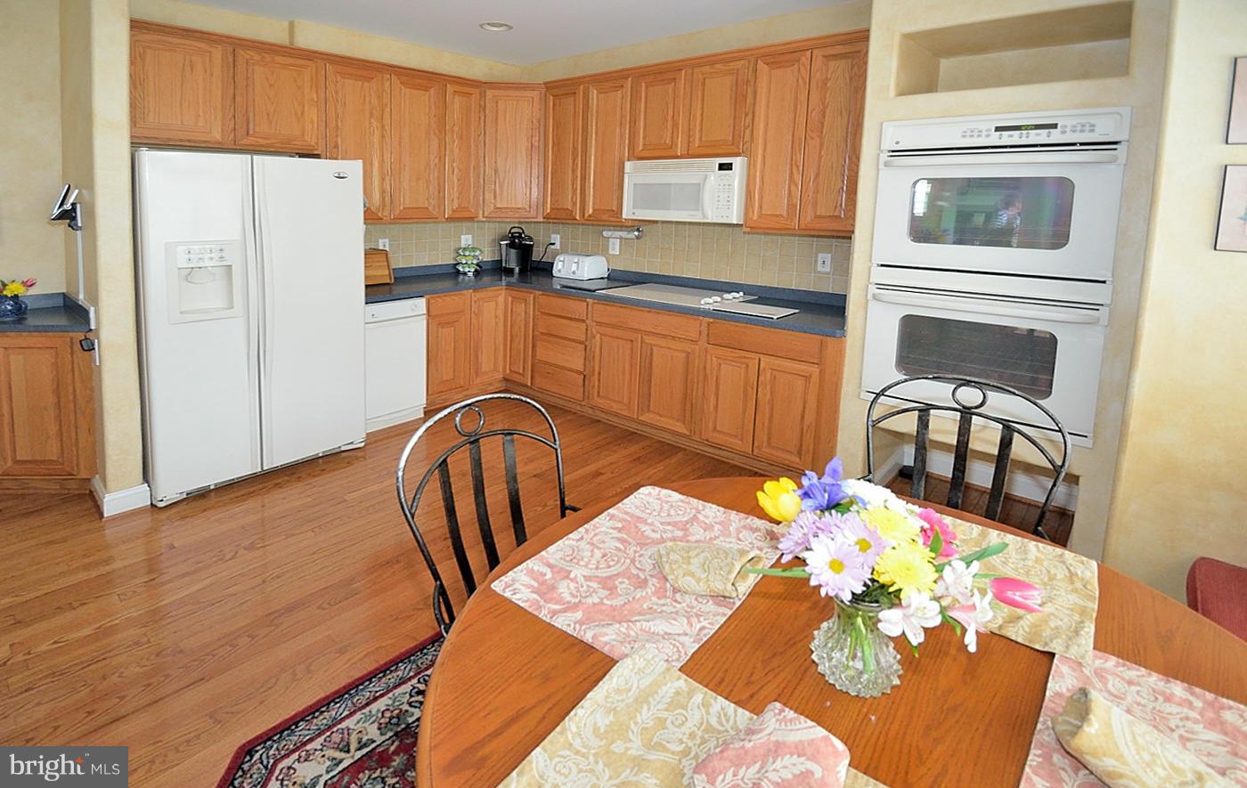 8556 Bauer Circle Springfield, VA 22152 - Photo 13 of 30 Kitchen