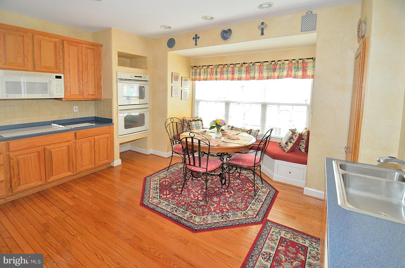 8556 Bauer Circle Springfield, VA 22152 - Photo 16 of 30 Kitchen