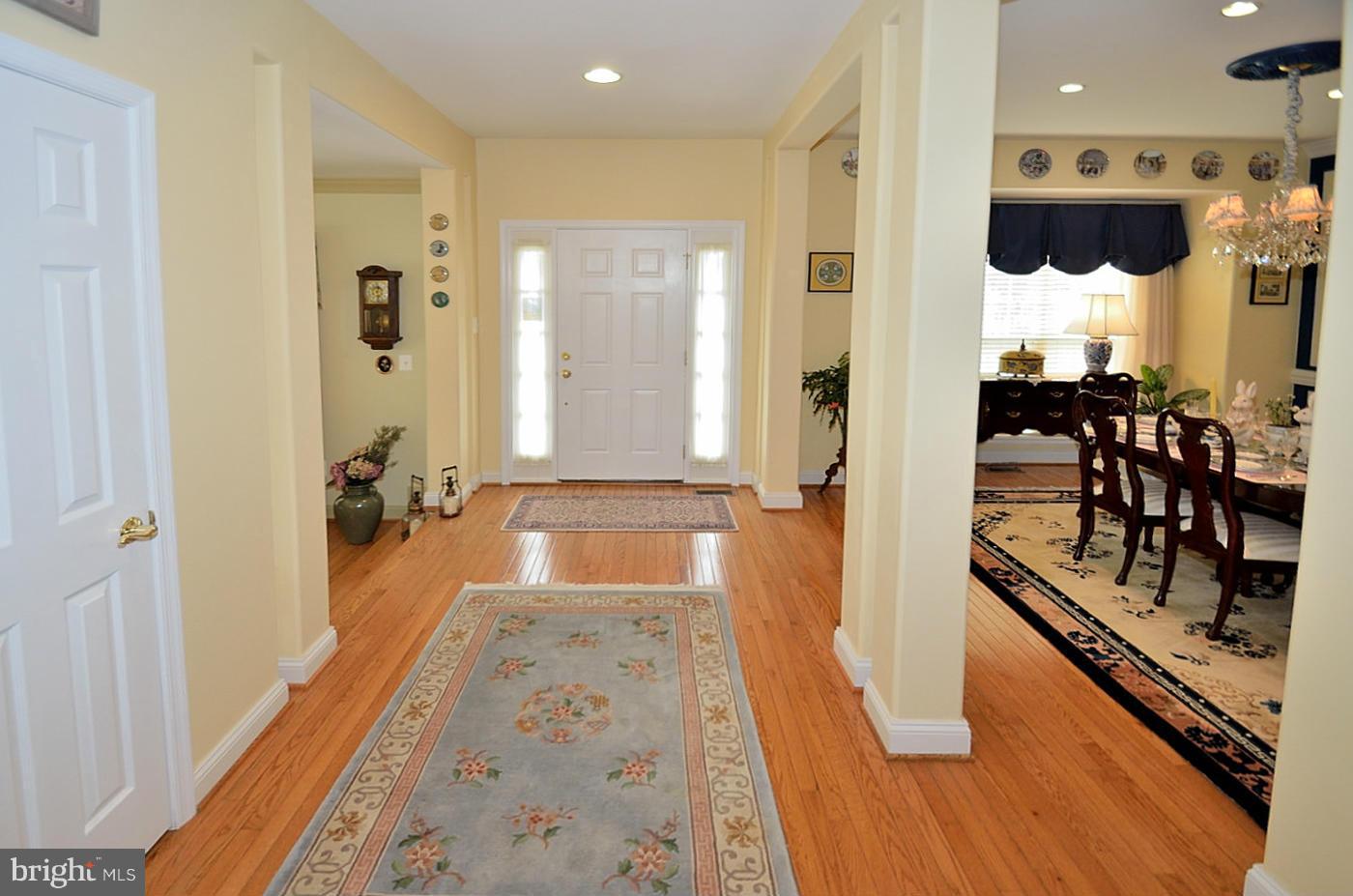 8556 Bauer Circle Springfield, VA 22152 - Photo 3 of 30 Interior (General)