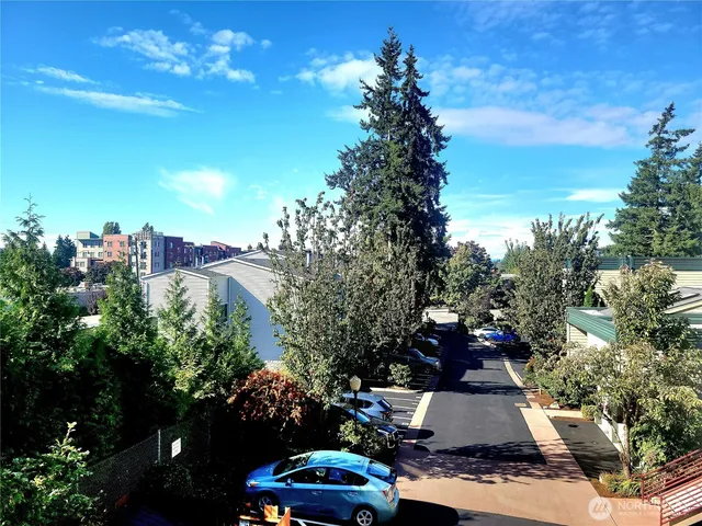 $347,950 | 18100 15th Avenue Northeast, Unit C218, Shoreline, WA 98155