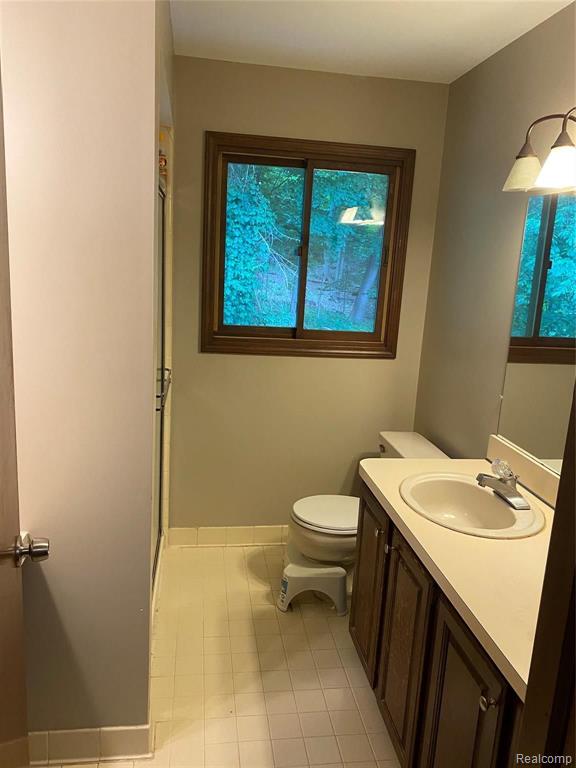 36798 Chesapeake Road Farmington Hills, MI 48335 - Photo 21 of 32