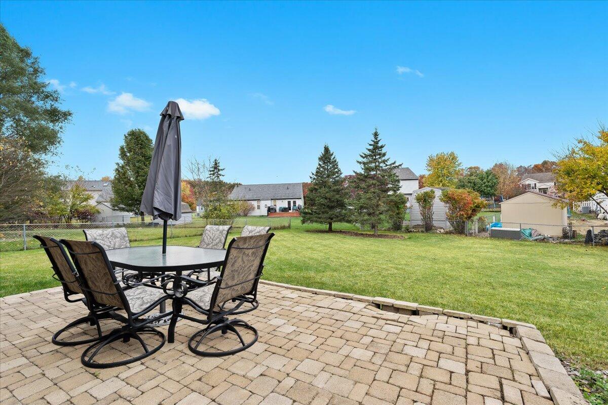 677 Ridgecrest Street Fenton, MI 48430 - Photo 25 of 31 Patio