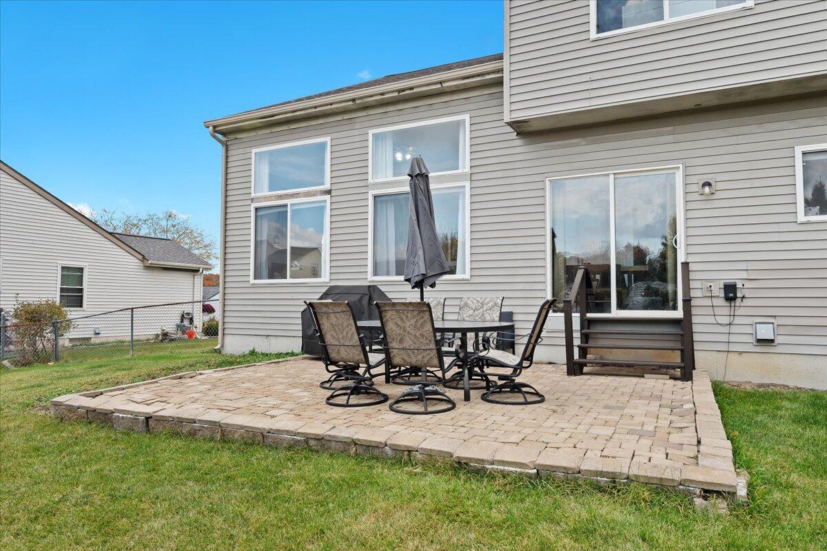677 Ridgecrest Street Fenton, MI 48430 - Photo 26 of 31 Patio
