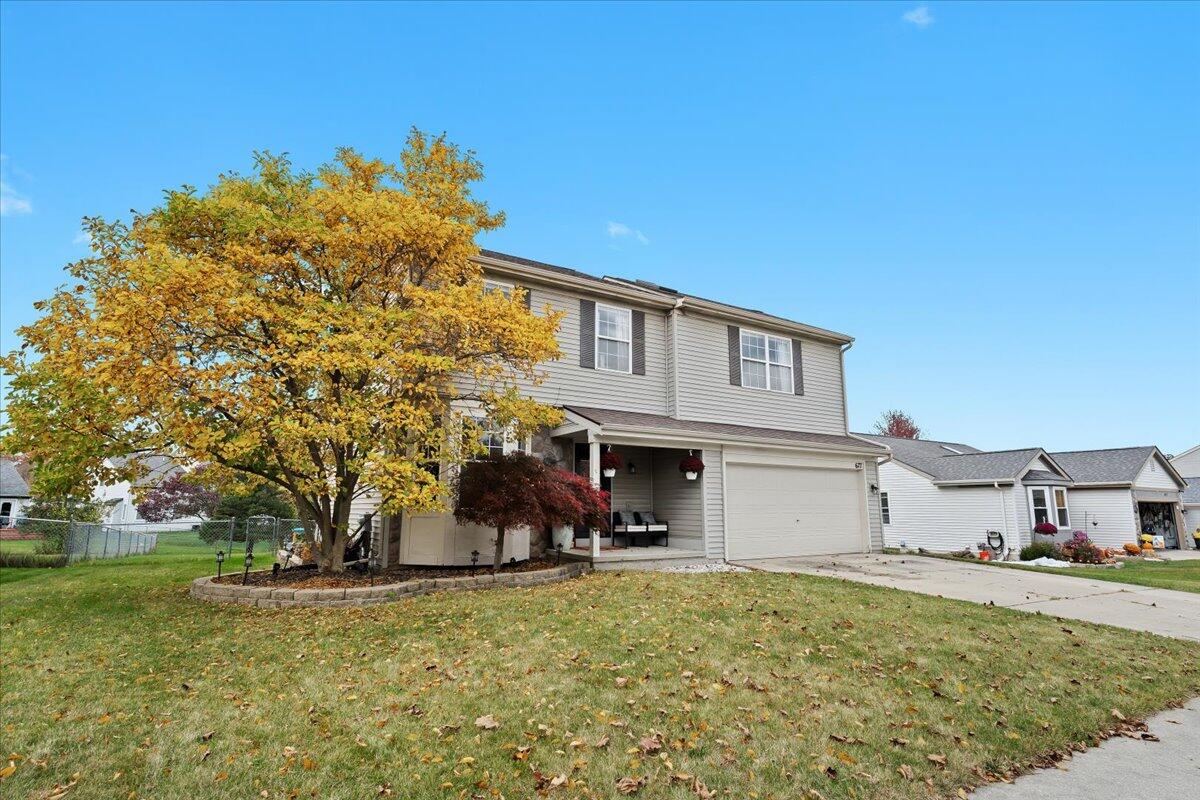 677 Ridgecrest Street Fenton, MI 48430 - Photo 29 of 31 Front view