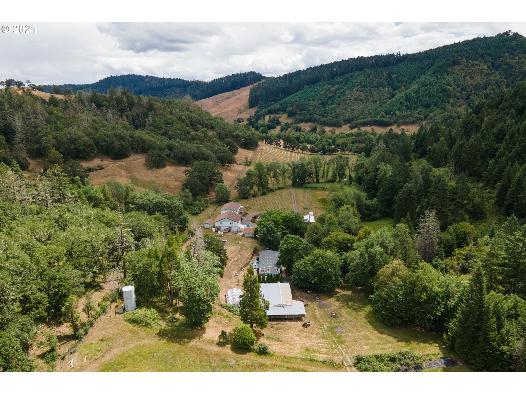 379 Porter Creek Road Winston, OR 97496 - Photo 14 of 17 Gallery Image 14