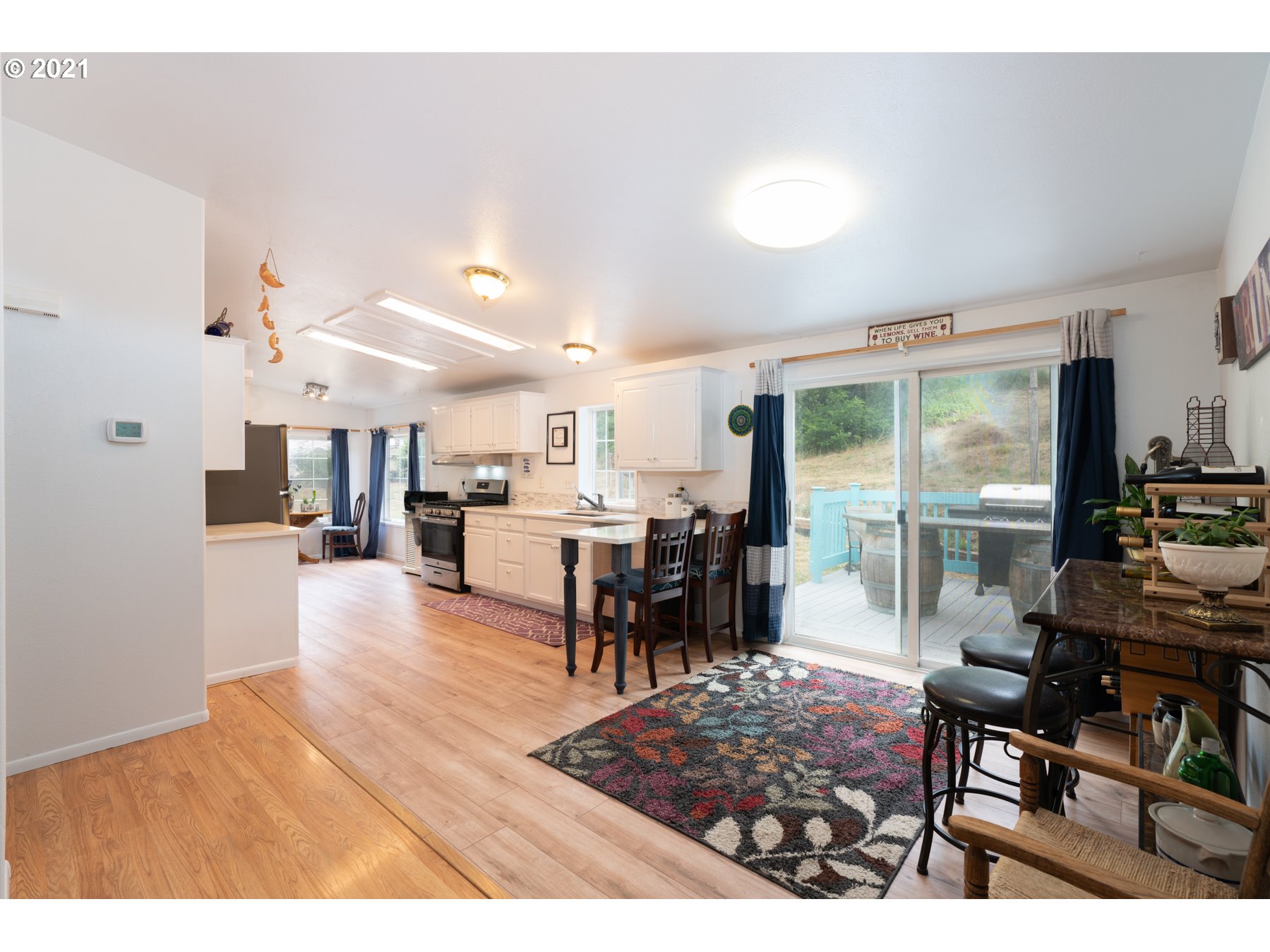 379 Porter Creek Road Winston, OR 97496 - Photo 4 of 17 Gallery Image 4