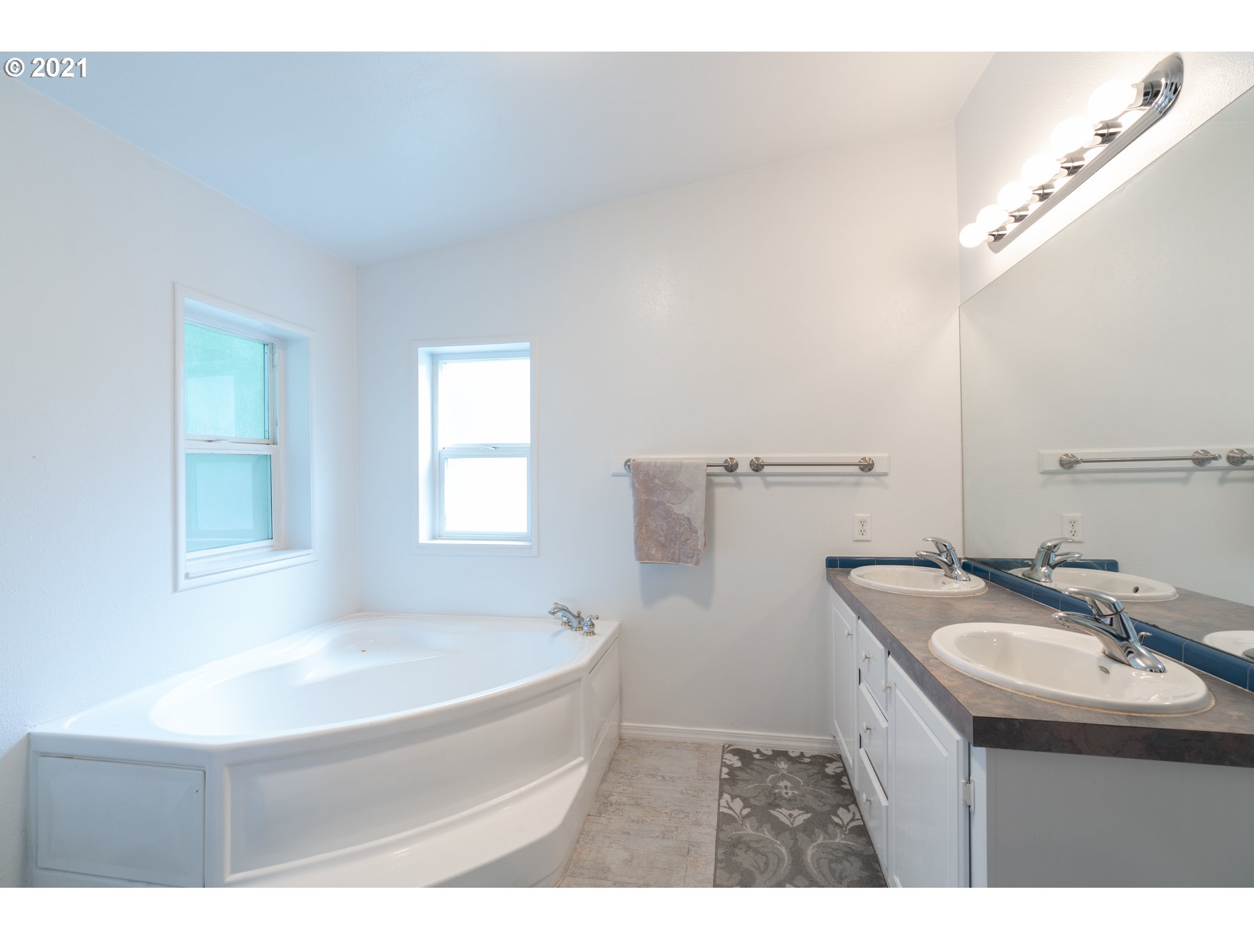 379 Porter Creek Road Winston, OR 97496 - Photo 8 of 17 Gallery Image 8