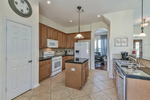 $3,680 | 1815 28th Street, Galveston, TX 77550