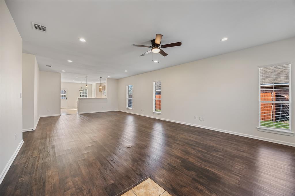 11504 Seagoville Road Balch Springs, TX 75180 - Photo 4 of 25