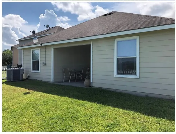 $215,000 | 5080 Hauna Lane, Dickinson, TX 77539