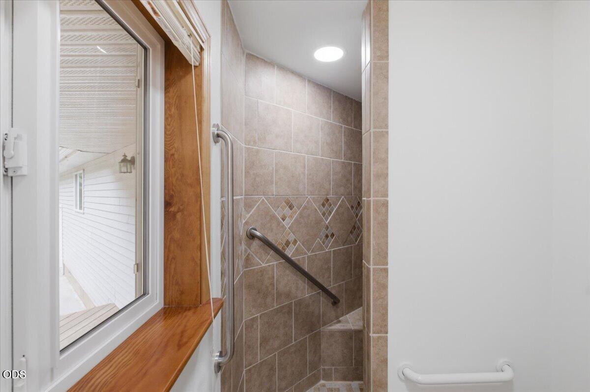 38289 South Ruby Loop Scio, OR 97374 - Photo 30 of 52