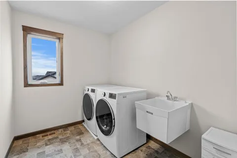 $565,000 | 4130 89th Street, Monticello, MN 55362