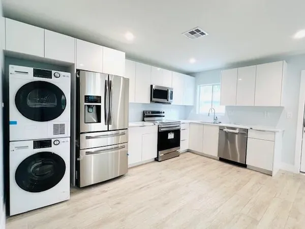 $2,400 | 206 Southeast 1st Avenue, Unit 1, Delray Beach, FL 33444