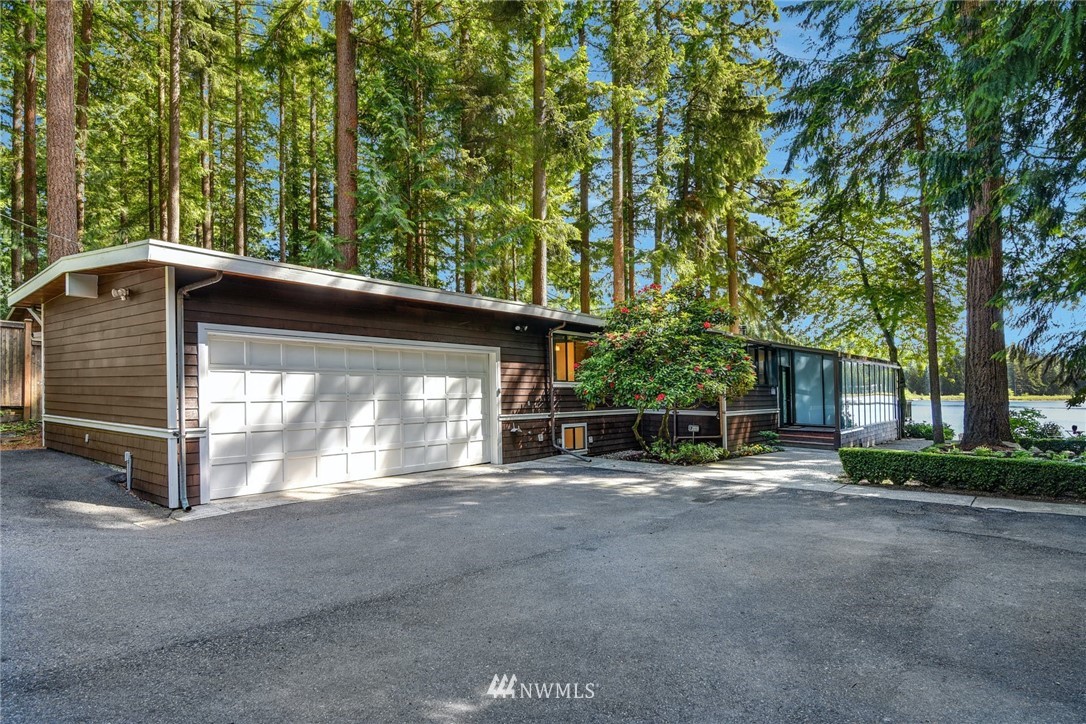 7319 Lake Alice Road Southeast Fall City, WA 98024 - Photo 3 of 32 Gallery Image 3