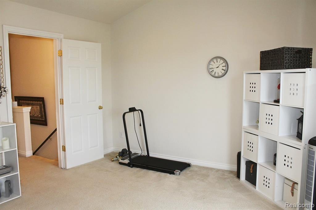 45411 North Stonewood Road Canton, MI 48187 - Photo 26 of 44