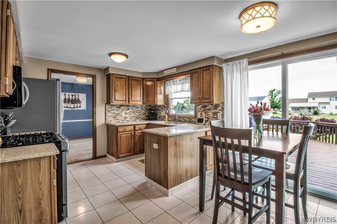 208 Warner Road Lancaster, NY 14086 - Photo 4 of 31