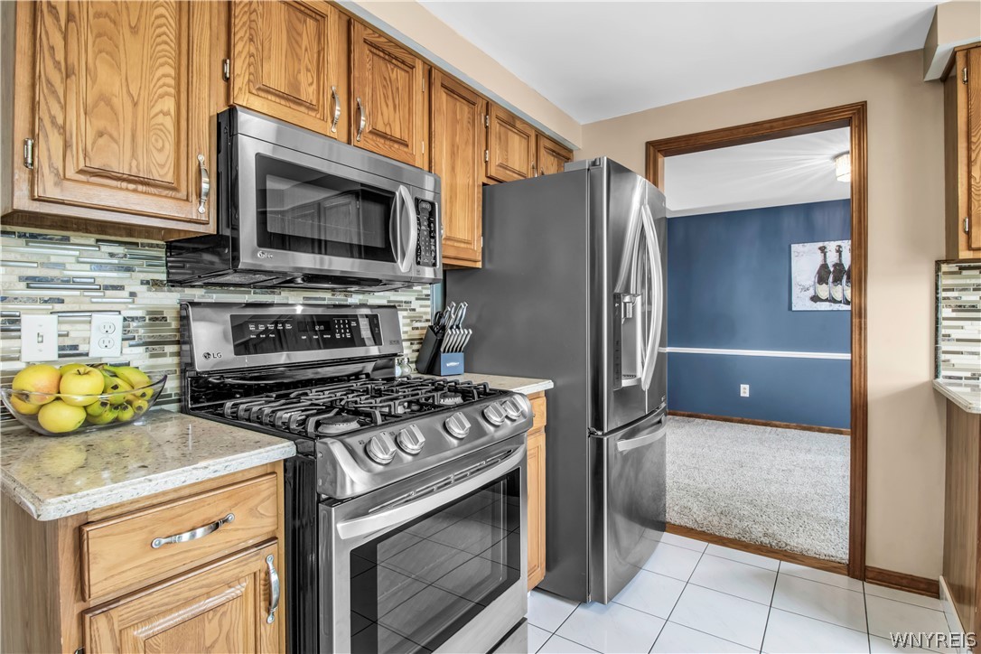 208 Warner Road Lancaster, NY 14086 - Photo 5 of 31