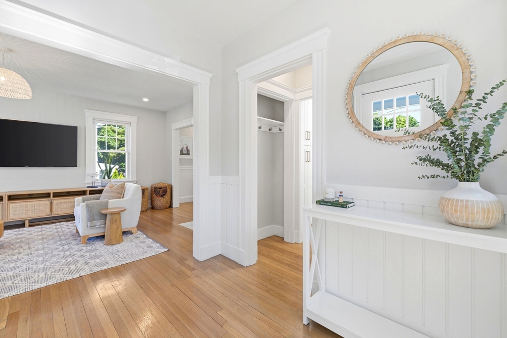 10 Bonad Road Winchester, MA 01890 - Photo 5 of 39