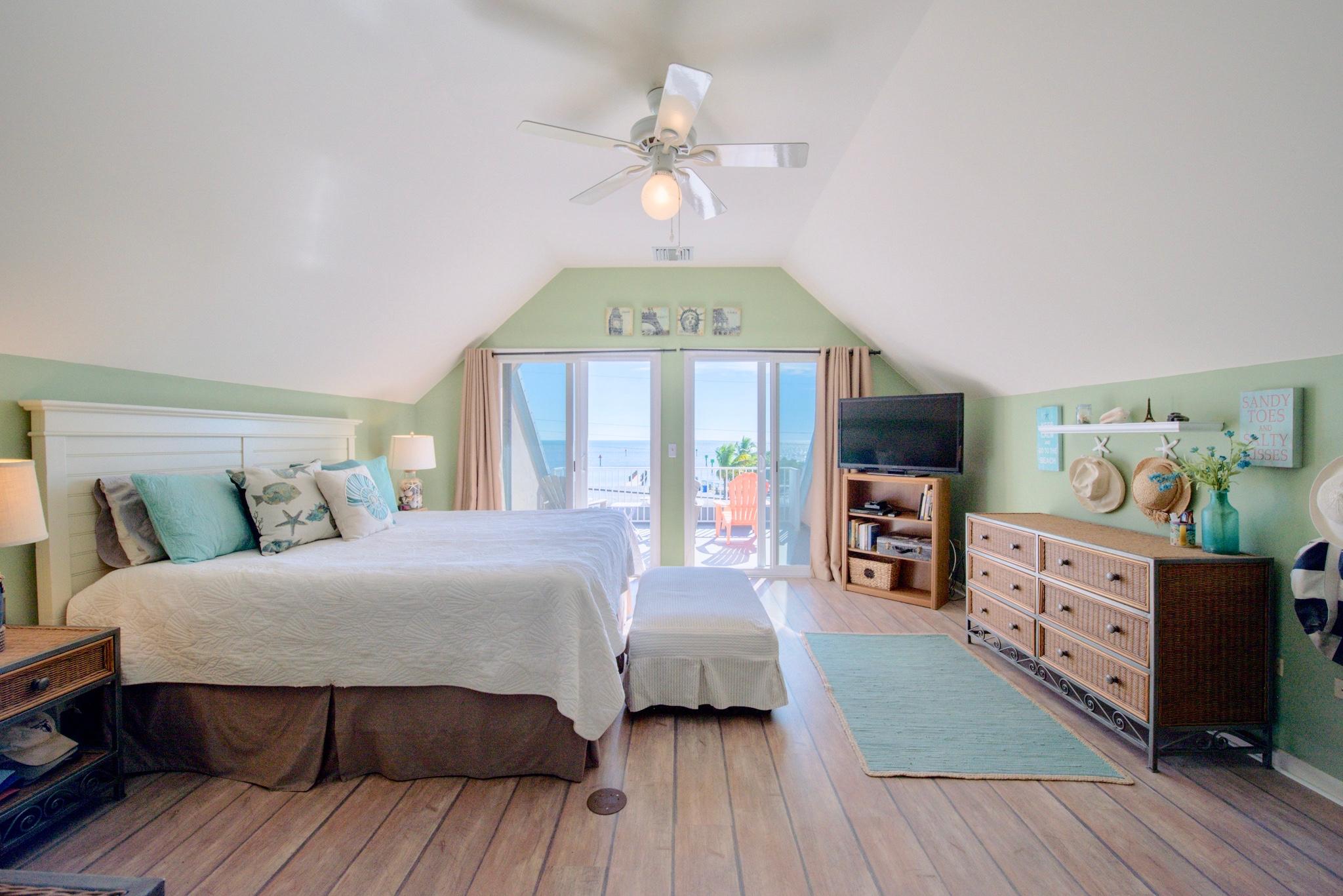 63 East Beach Road Tavernier, FL 33070 - Photo 10 of 25 Master