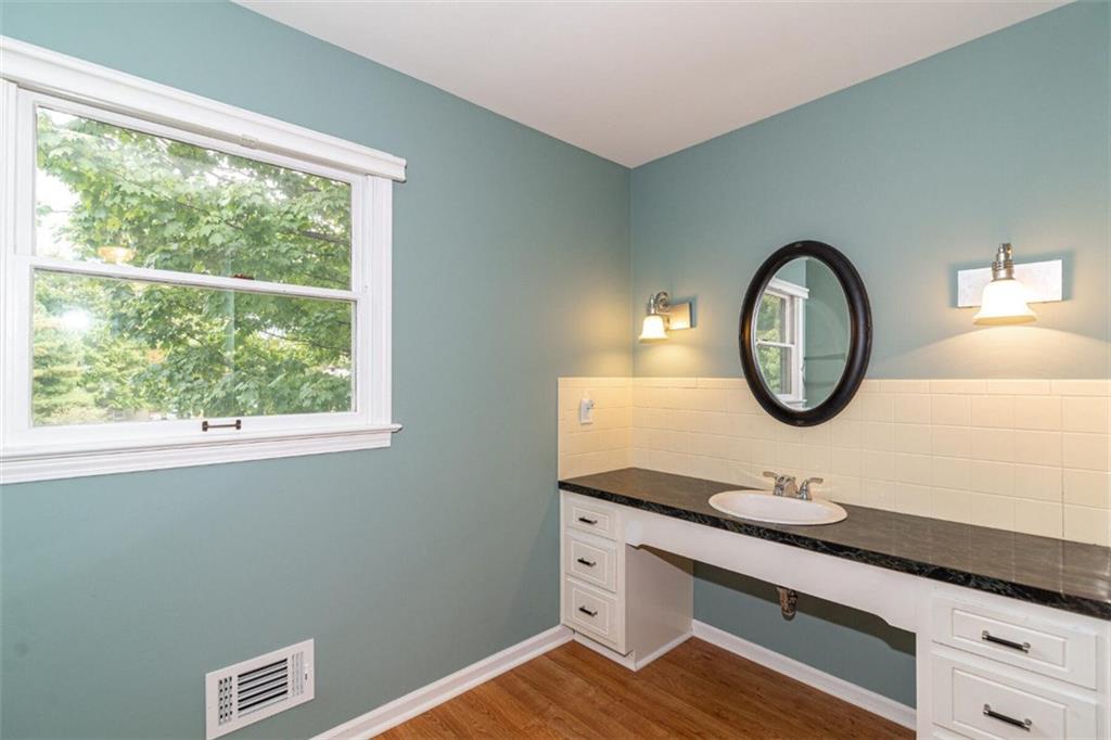 8739 Staghorn Road Indianapolis, IN 46260 - Photo 15 of 23 Gallery Image 15