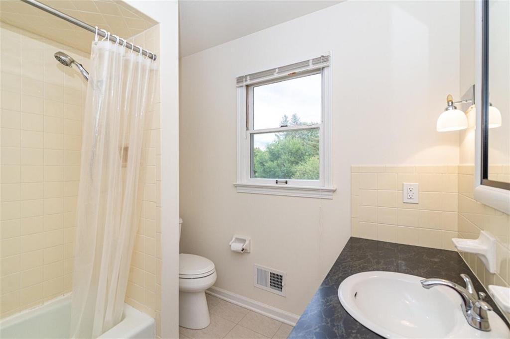 8739 Staghorn Road Indianapolis, IN 46260 - Photo 16 of 23 Gallery Image 16