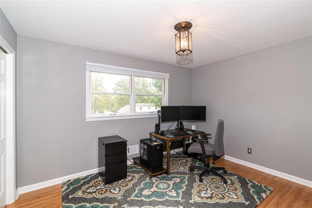 8739 Staghorn Road Indianapolis, IN 46260 - Photo 17 of 23 Gallery Image 17
