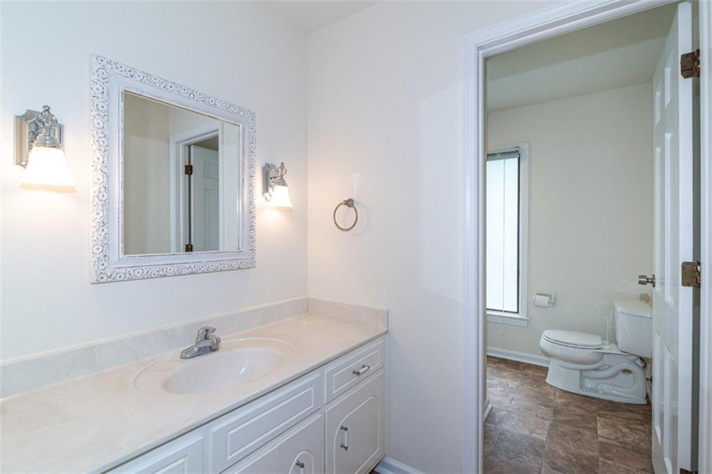 8739 Staghorn Road Indianapolis, IN 46260 - Photo 20 of 23 Gallery Image 20