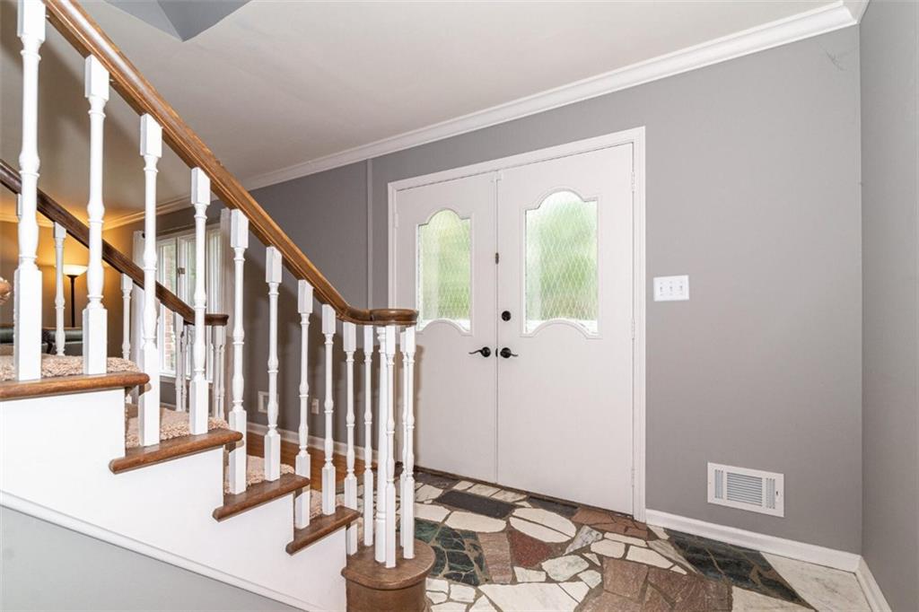 8739 Staghorn Road Indianapolis, IN 46260 - Photo 5 of 23 Gallery Image 5