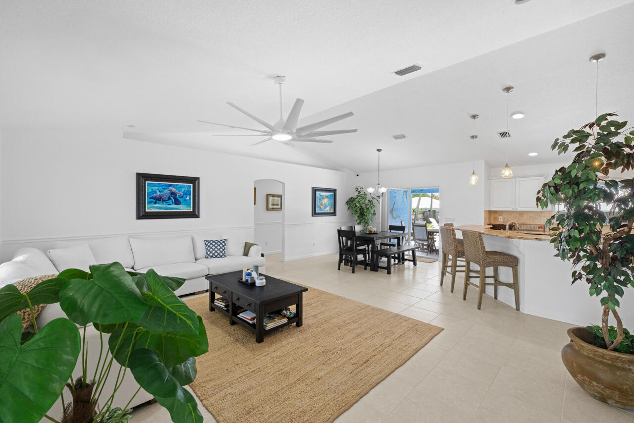 5064 Southeast Horseshoe Point Road Stuart, FL 34997 - Photo 2 of 38 5064 SE Horseshoe Pt-028
